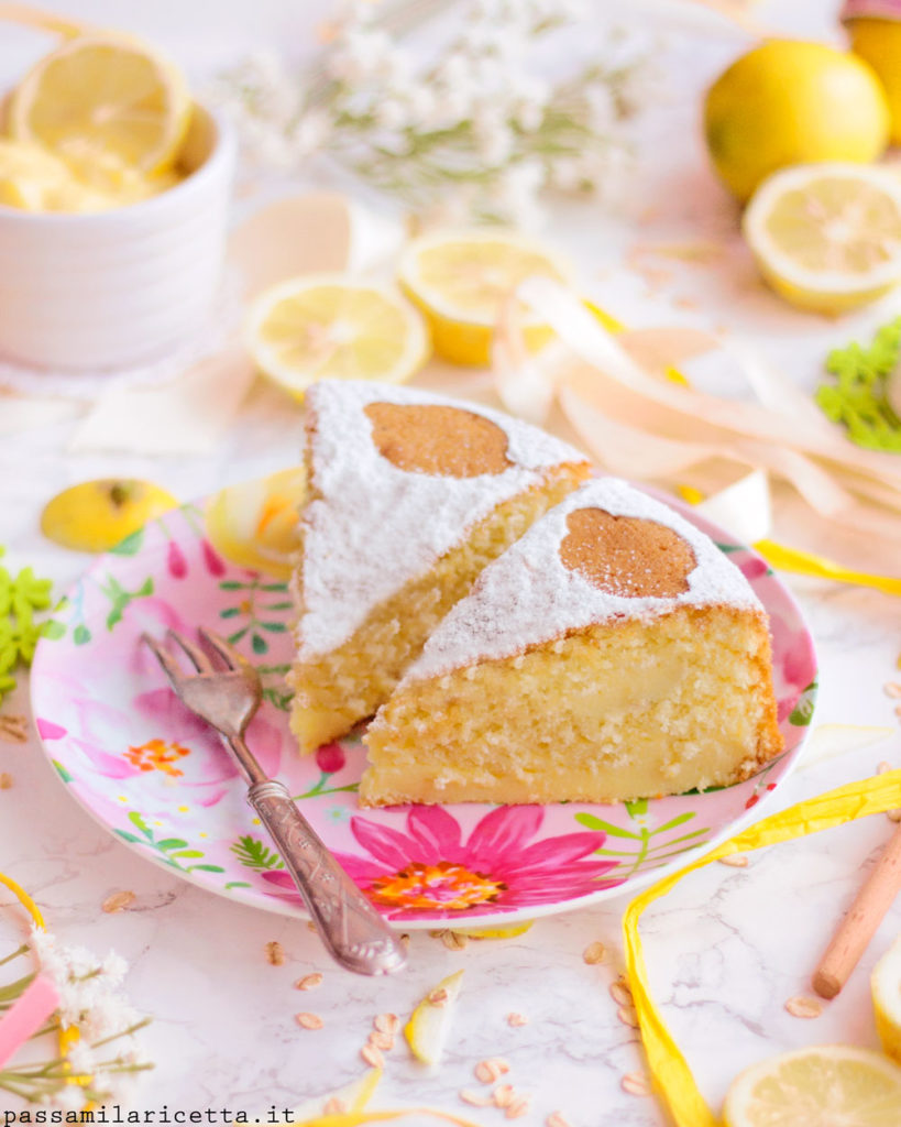 torta soffice al limone senza burro farcita con crema al limone