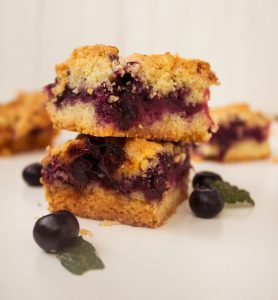 Crumble bars ai mirtilli Crumble bars ai mirtilli