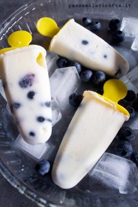 Ghiaccioli frutta e yogurt
