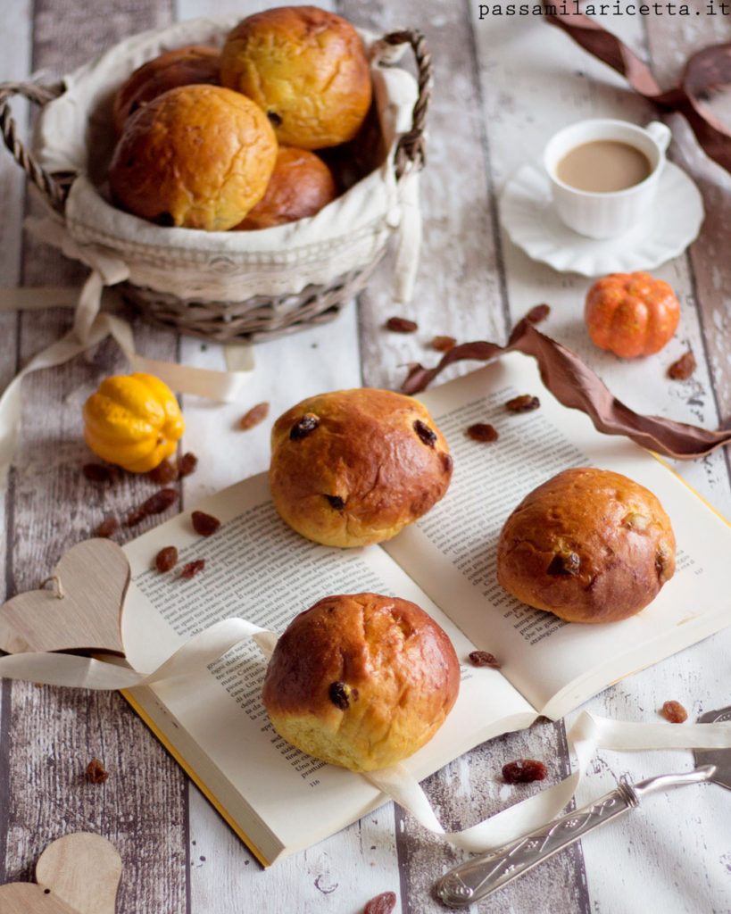 panini dolci di zucca e uvetta