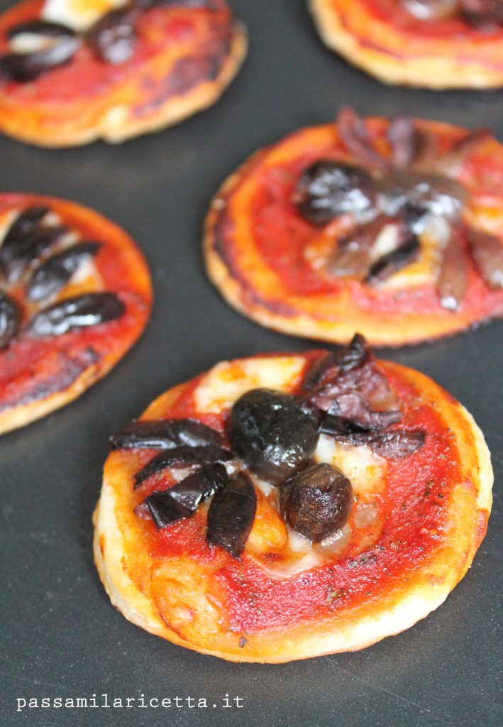 pizzette ragno halloween ricetta facile veloce