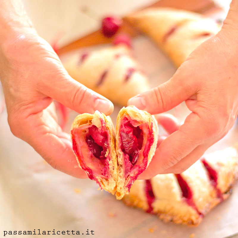 cherry turnovers sfogliatine alle ciliegie