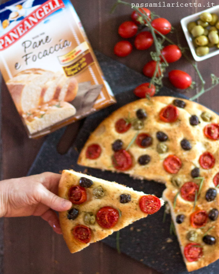 focaccia alta soffice pomodorini olive base paneangeli