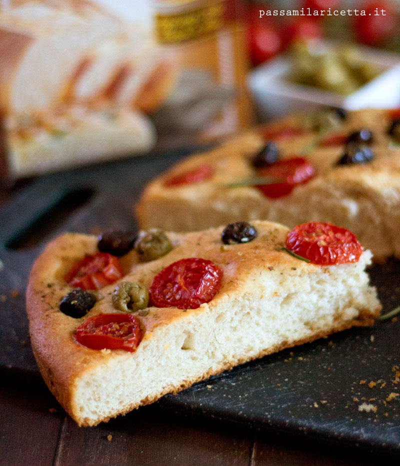 focaccia alta soffice pomodorini olive base paneangeli