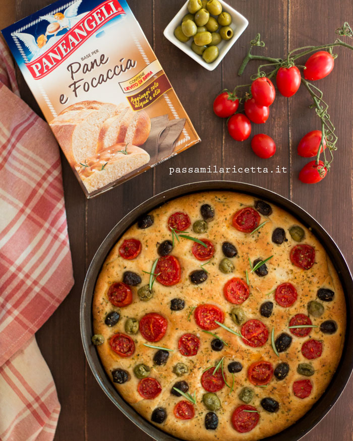 focaccia alta soffice pomodorini olive base paneangeli