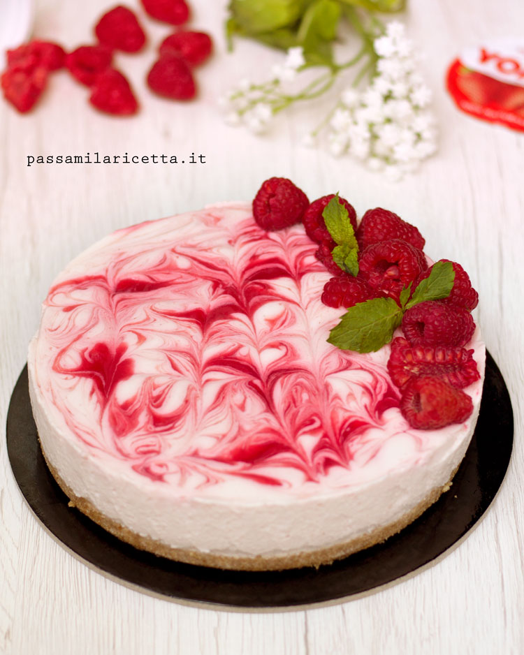 torta fredda allo yogurt e lamponi