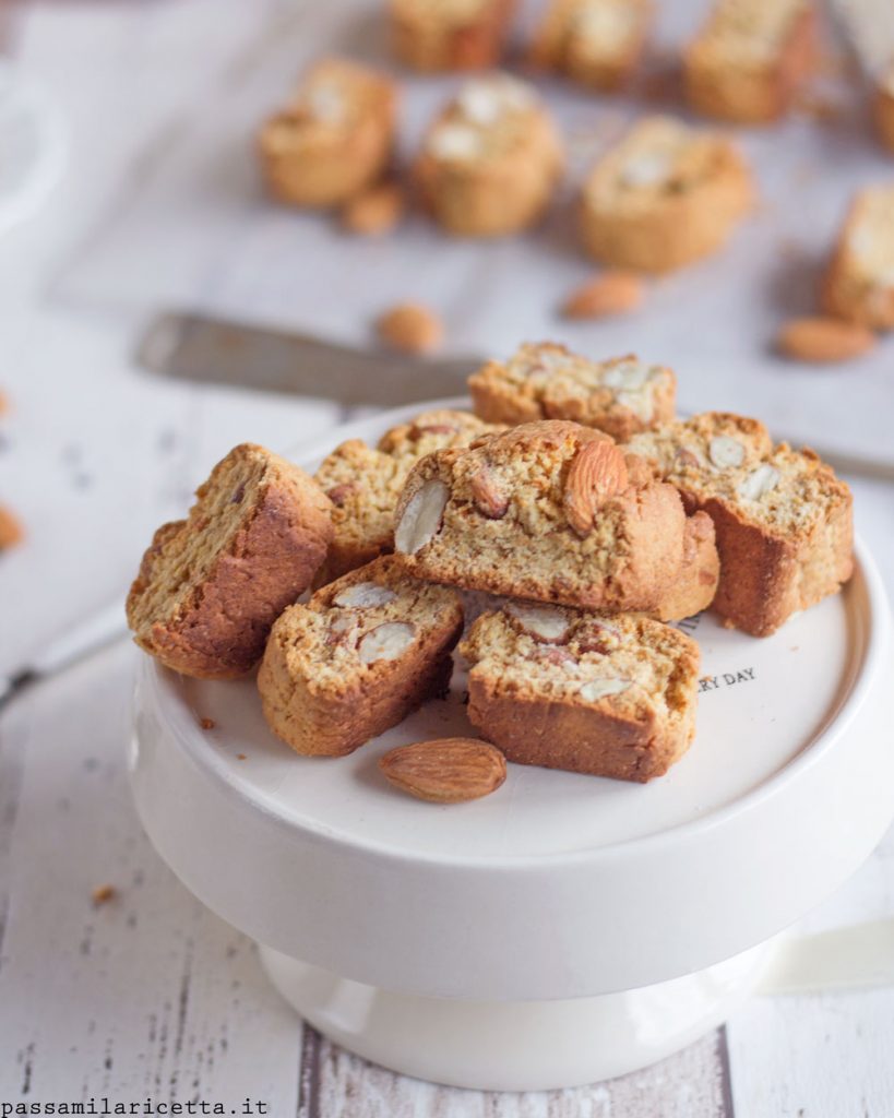 cantucci con pandoro panettone o colomba avanzati