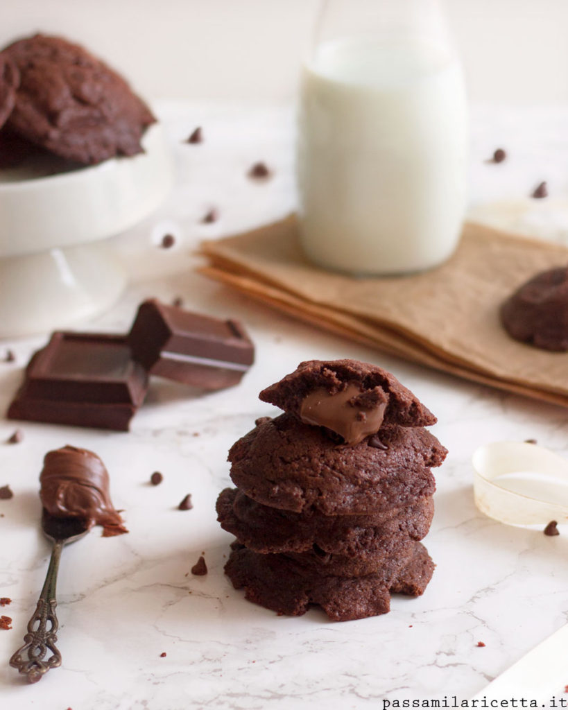 biscotti ripieni di nutella lava cookies