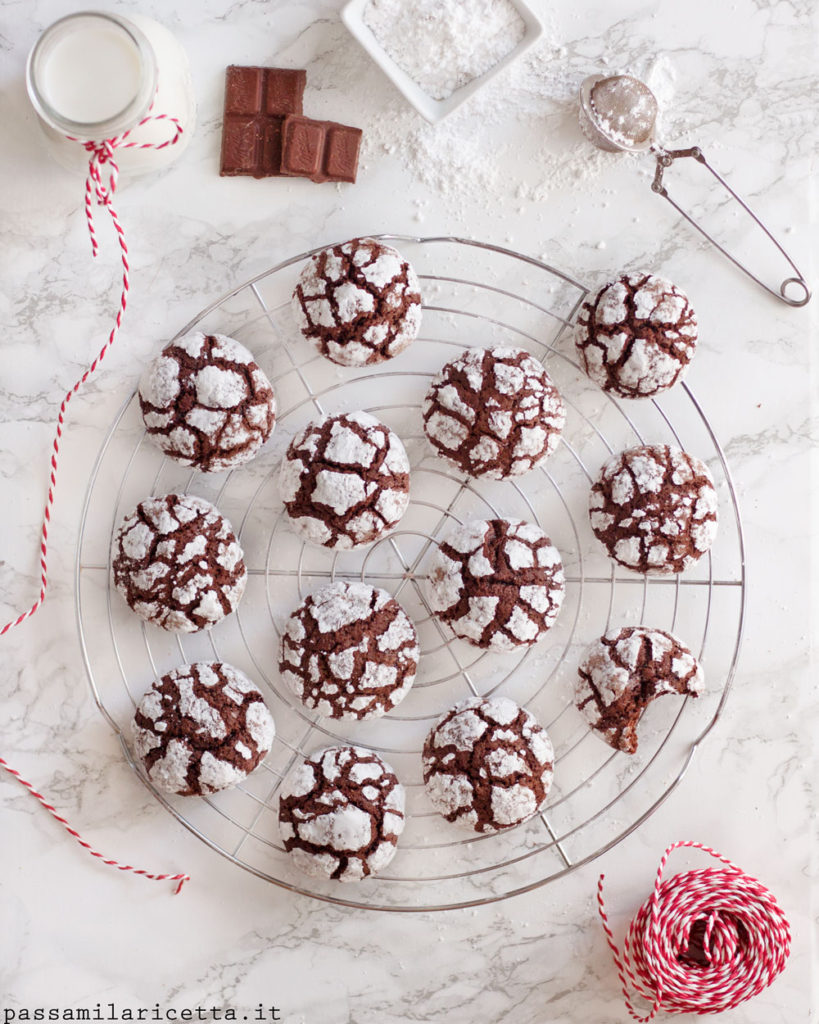 chocolate crinkles biscotti morbidi al cioccolato