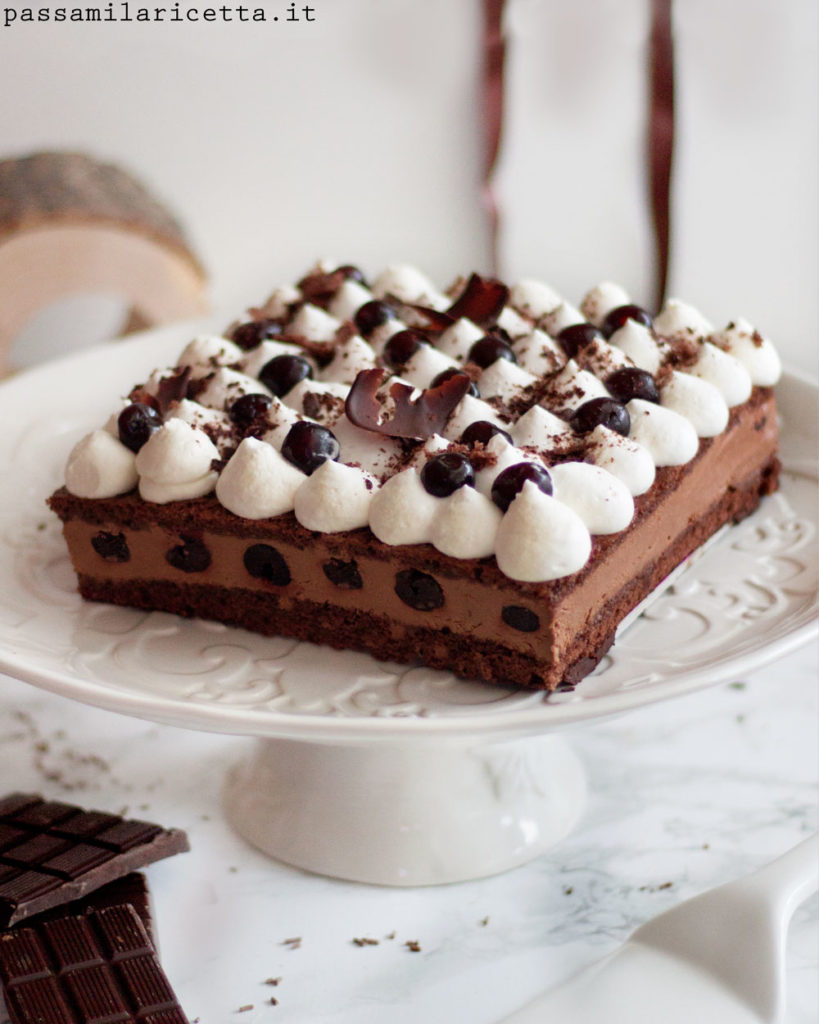 torta foresta nera moderna con bavarese al cioccolato