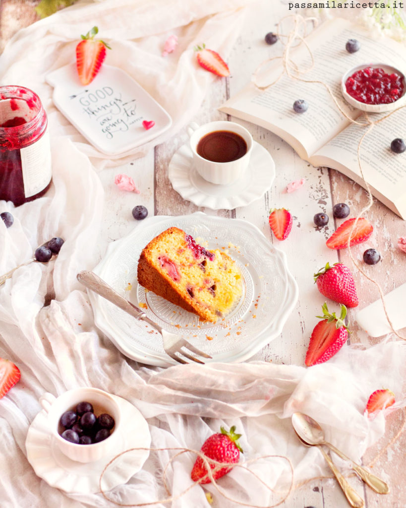 torta fragole mirtilli e confettura senza burro