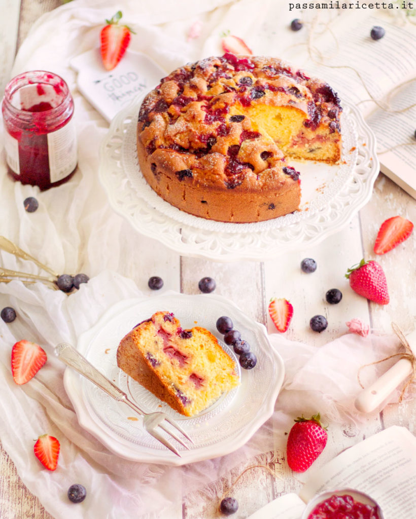 torta fragole mirtilli e confettura senza burro