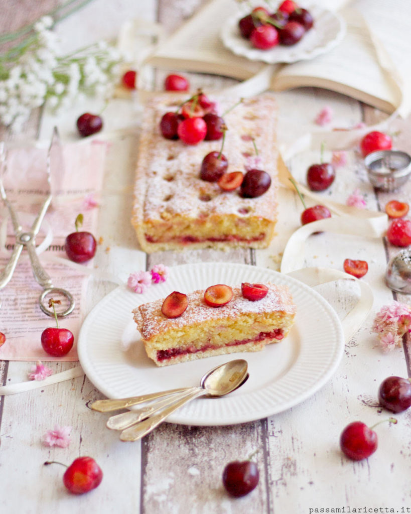 crostata con crema frangipane e ciliegie