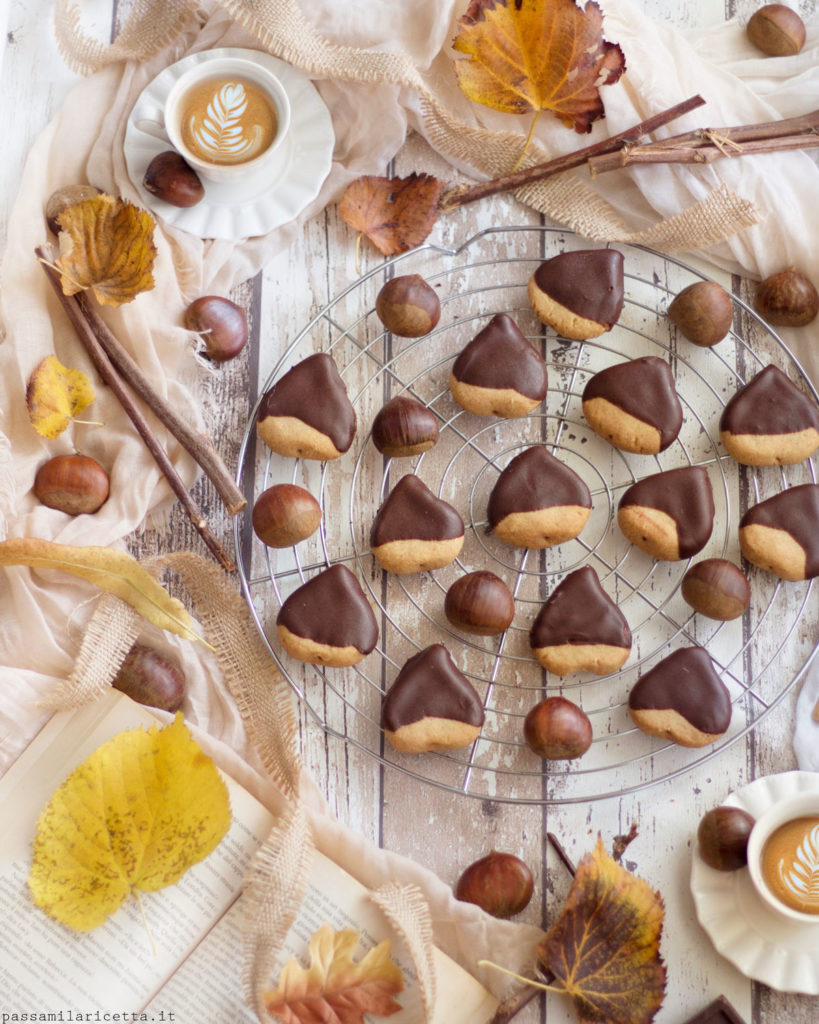 biscotti con farina di castagne e cioccolato